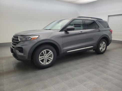 Used 2021 Ford Explorer XLT w/ Class III Trailer Tow Package AWD/4WD image 2
