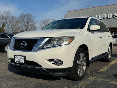 Used 2014 Nissan Pathfinder Platinum AWD/4WD image 3