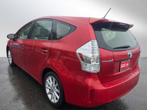 Used 2014 Toyota Prius V Five image 5