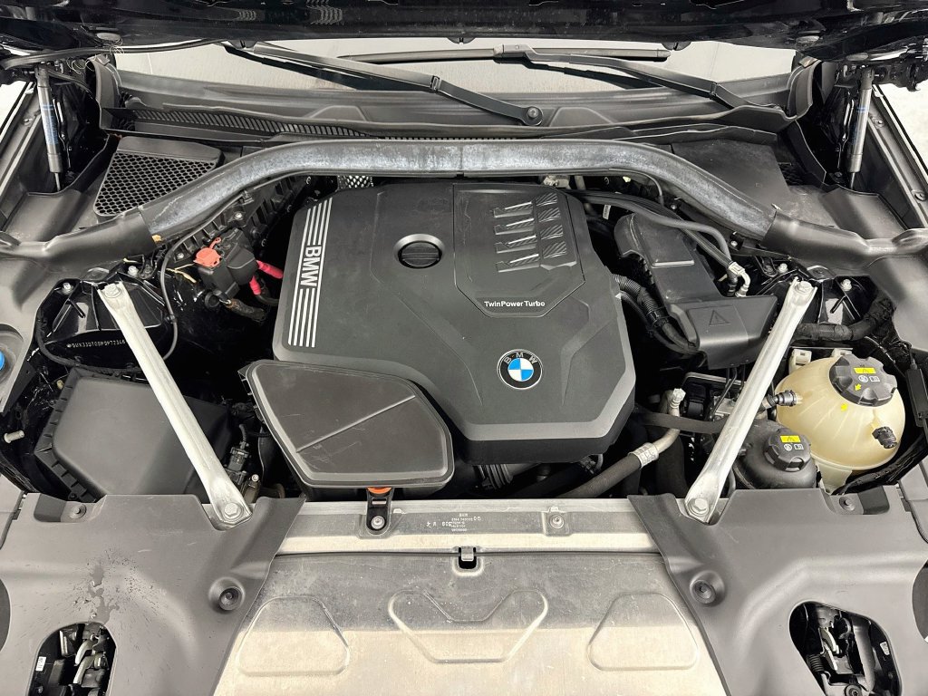 Used 2023 BMW X4 xDrive30i w/ M Sport Package AWD/4WD image 31