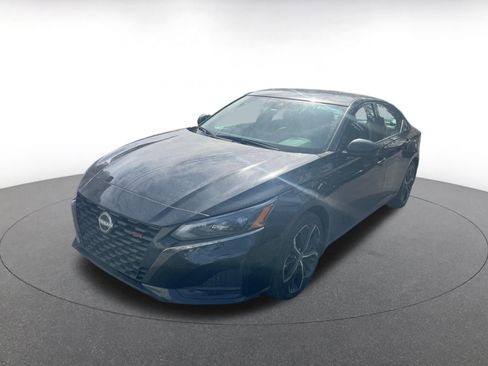 Used 2025 Nissan Altima 2.5 SR image 4