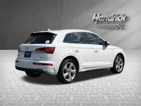 Used 2022 Audi Q5 2.0T Premium Plus w/ Premium Plus Package AWD/4WD image 9