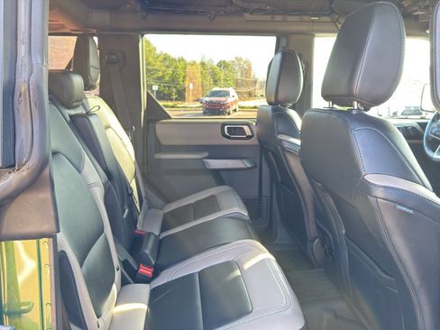 Used 2023 Ford Bronco Wildtrak image 16