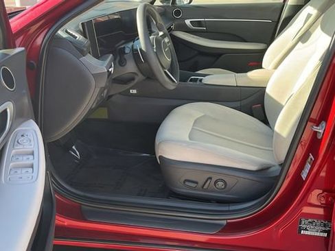 Used 2024 Hyundai Sonata SEL FWD image 18