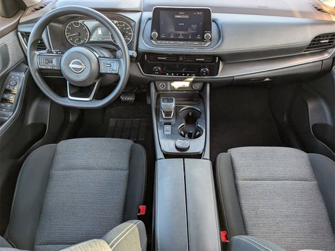 Certified 2022 Nissan Rogue SV image 9