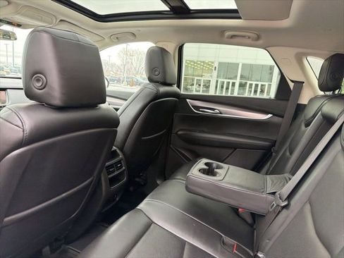 Used 2018 Cadillac XT5 Luxury w/ LPO, Sport Package image 38