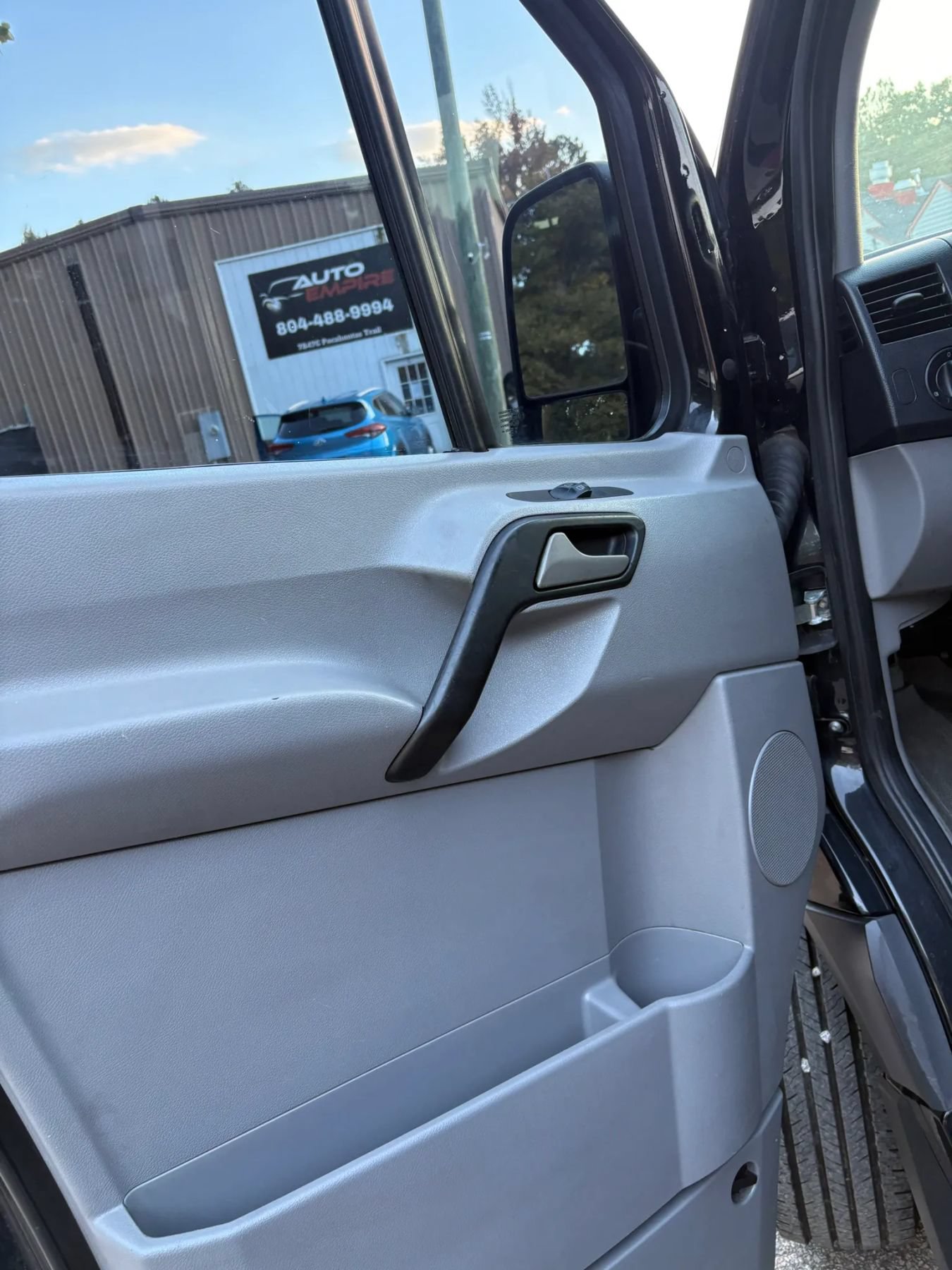 Used 2015 Mercedes-Benz Sprinter 2500 image 43