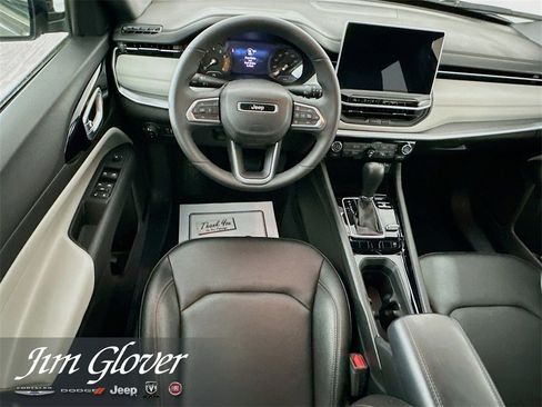 Used 2024 Jeep Compass Limited image 18
