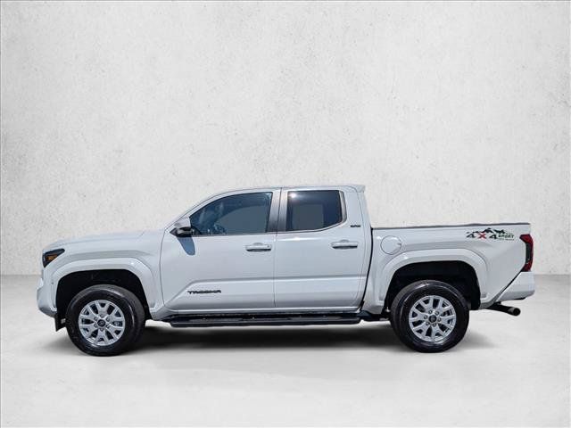 Used 2025 Toyota Tacoma SR5 AWD/4WD image 10