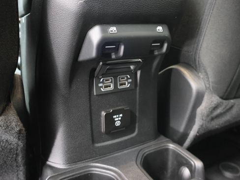 Used 2022 Jeep Wrangler Unlimited Sahara w/ LED Lighting Group AWD/4WD image 34