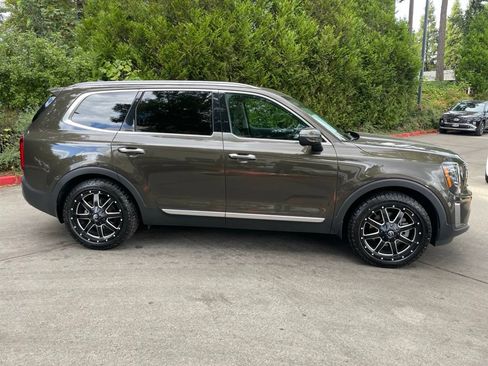 Used 2021 Kia Telluride S FWD image 2