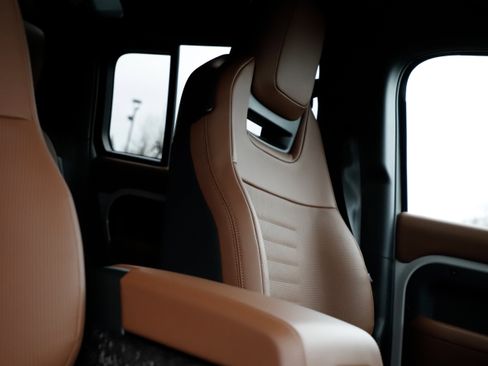 New 2026 Land Rover Defender 110 OCTA AWD/4WD image 13