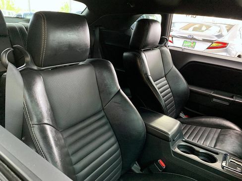 Used 2009 Dodge Challenger R/T RWD image 10