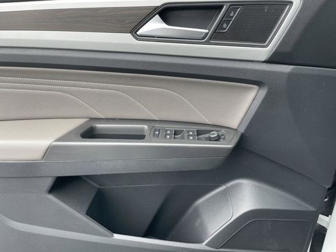 Used 2023 Volkswagen Atlas SE image 25