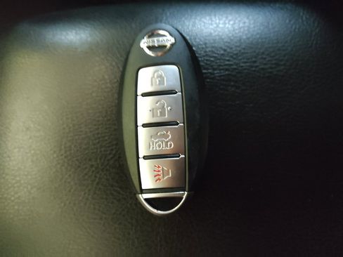 Used 2019 Nissan Sentra SR w/ Exterior Package image 32