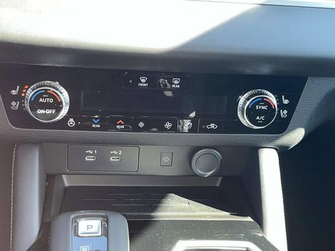 New 2026 Mitsubishi Outlander SEL FWD image 21
