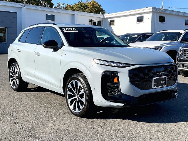 Used 2026 Audi Q3 quattro 2.0T AWD/4WD image 1