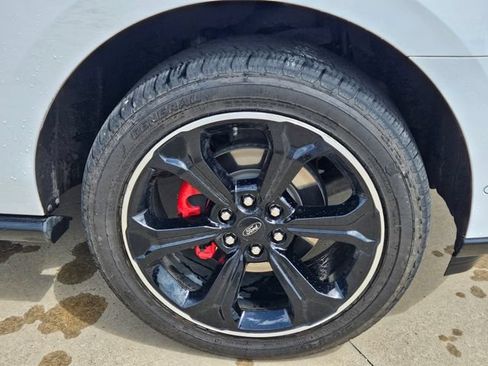 Used 2022 Ford Expedition Limited AWD/4WD image 3