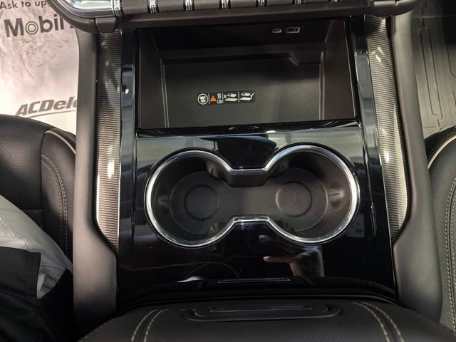 Used 2025 GMC Yukon Elevation AWD/4WD image 26