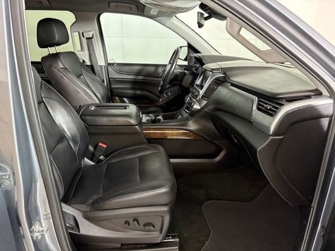 Used 2018 Chevrolet Tahoe LT w/ Luxury Package RWD image 21