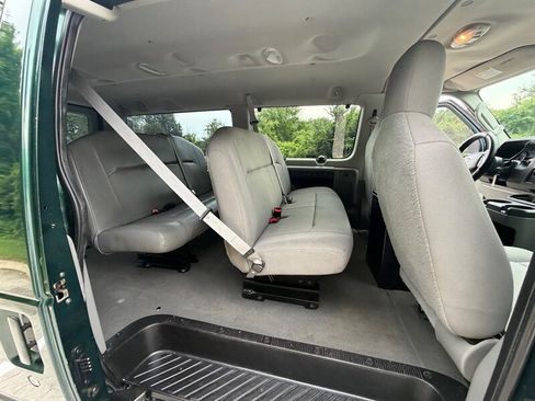 Used 2009 Ford E-150 and Econoline 150 Wagon RWD image 18