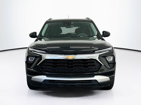 Used 2025 Chevrolet TrailBlazer LT AWD/4WD image 2