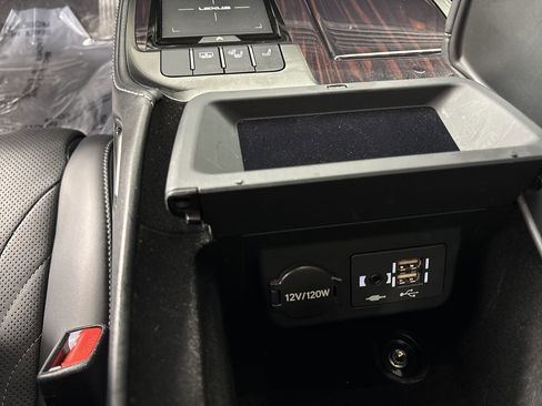 Used 2021 Lexus LS 500 AWD w/ Interior Upgrade Package image 16