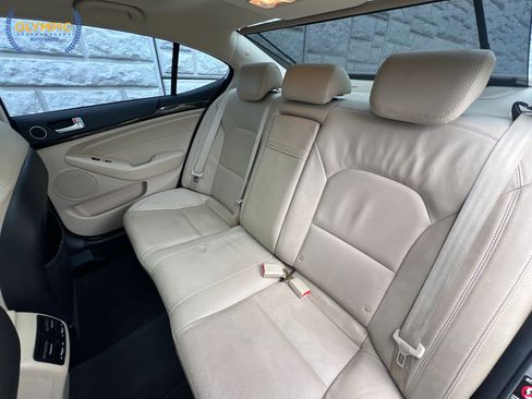 Used 2015 Kia Cadenza Premium w/ Technology Package FWD image 44