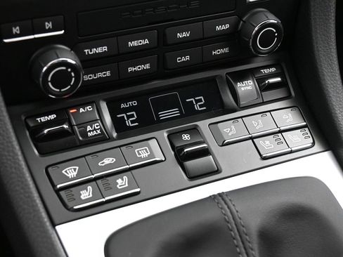 Used 2025 Porsche 718 Cayman image 22