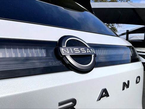 Used 2025 Nissan Murano SV image 31