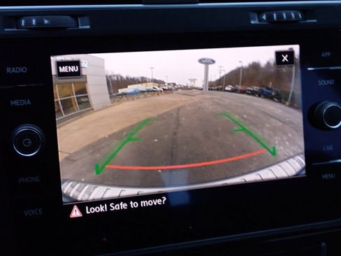 Used 2019 Volkswagen Golf SE w/ Driver Assistance Package image 35