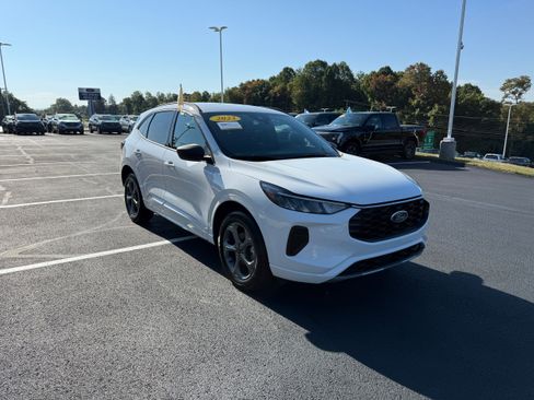 Certified 2023 Ford Escape ST-Line image 4