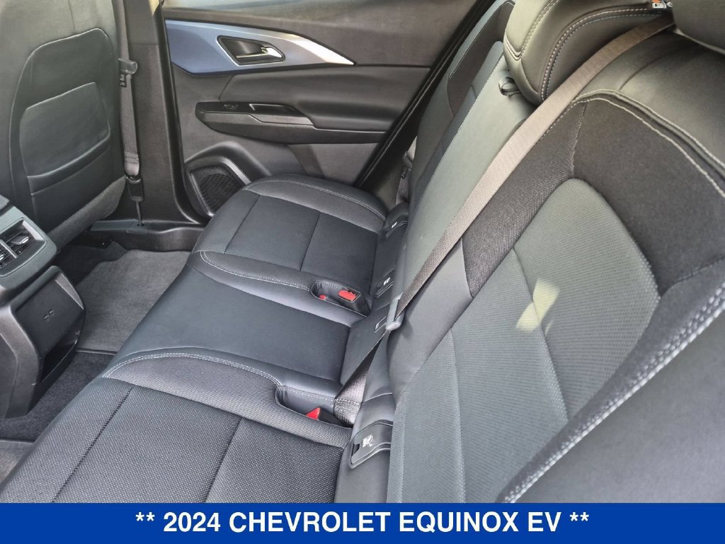 Used 2024 Chevrolet Equinox EV LT AWD/4WD image 16
