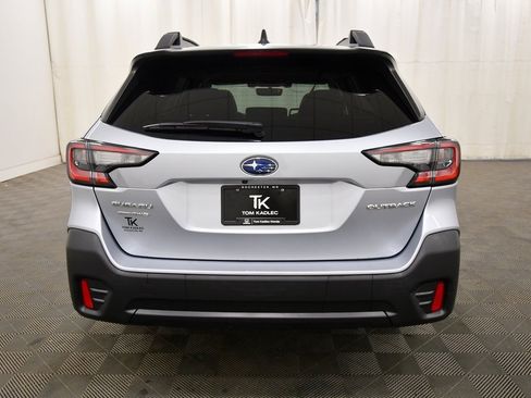 Used 2022 Subaru Outback Premium image 6