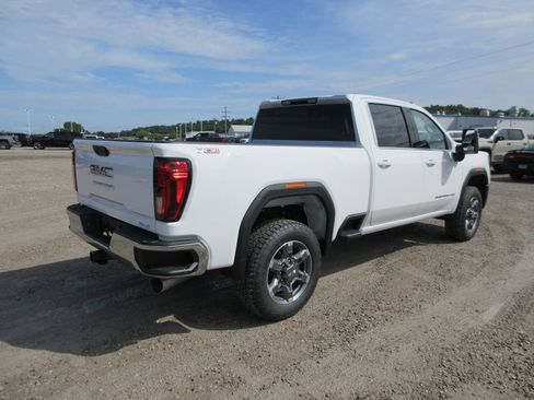 New 2026 GMC Sierra 3500 SLE w/ SLE Value Package AWD/4WD image 5
