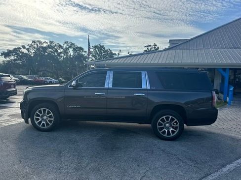 Used 2018 GMC Yukon XL SLT RWD image 2