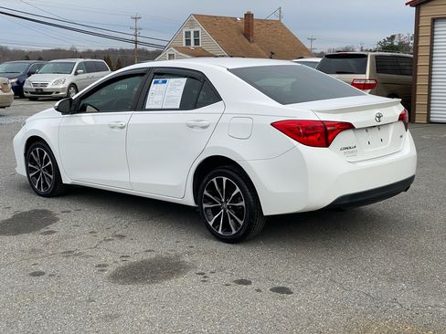 Used 2017 Toyota Corolla SE image 2