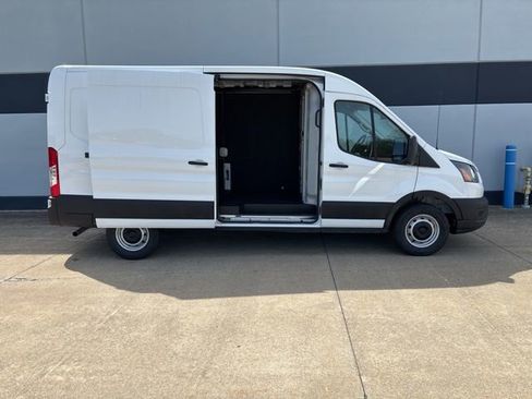 New 2026 Ford Transit 250 148 Medium Roof RWD image 18