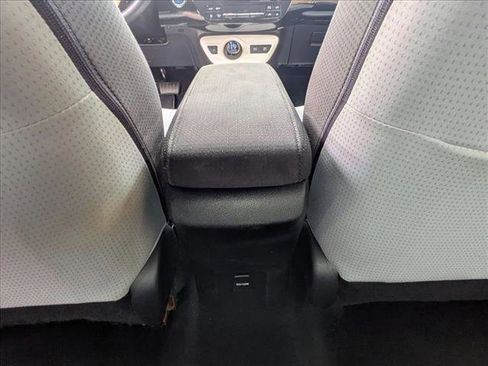 Used 2017 Toyota Prius Three image 12