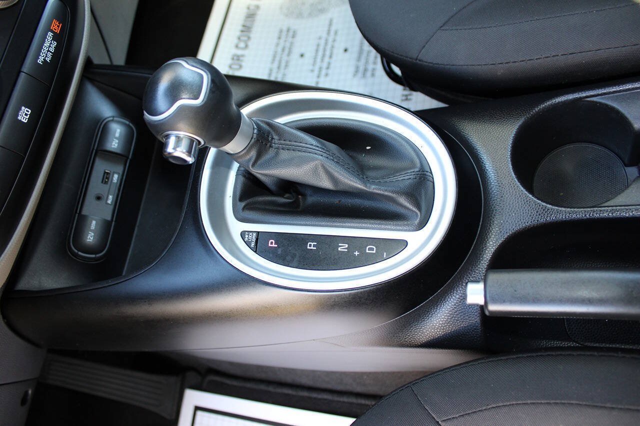 Used 2014 Kia Soul FWD image 27