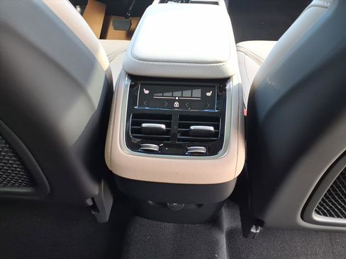 New 2026 Volvo XC90 B5 Plus w/ Protection Package Premier image 11