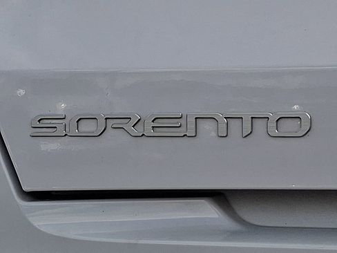 Certified 2023 Kia Sorento SX AWD/4WD image 31