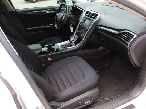 Used 2015 Ford Fusion SE w/ Equipment Group 201A FWD image 26