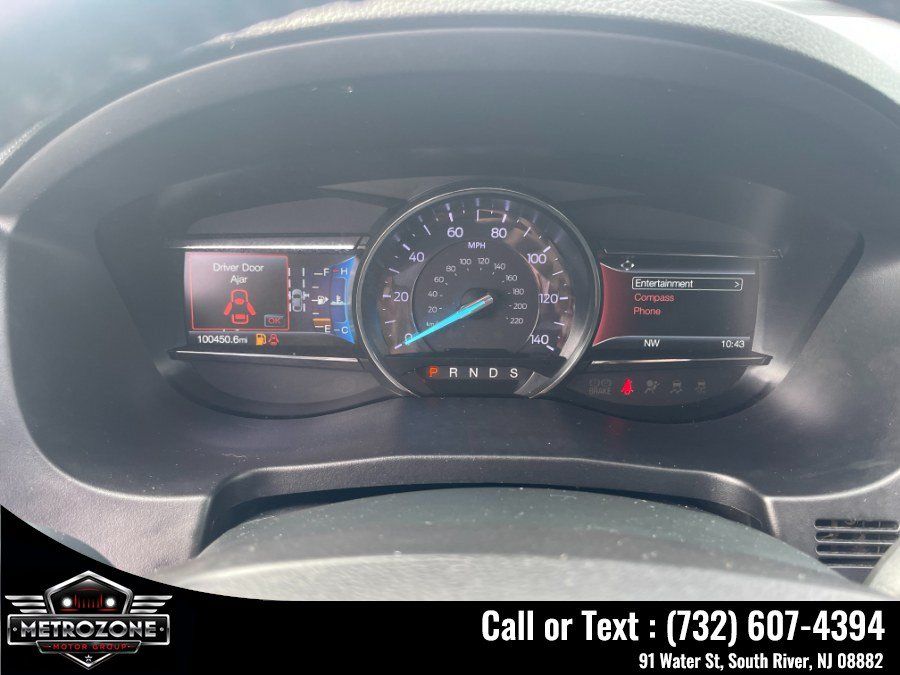 Used 2018 Ford Explorer XLT w/ Equipment Group 202A AWD/4WD image 28