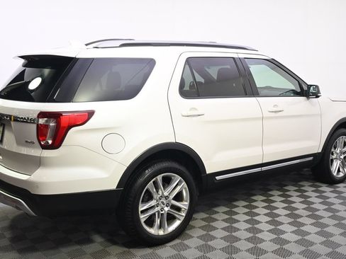 Used 2016 Ford Explorer XLT w/ Equipment Group 202A AWD/4WD image 6