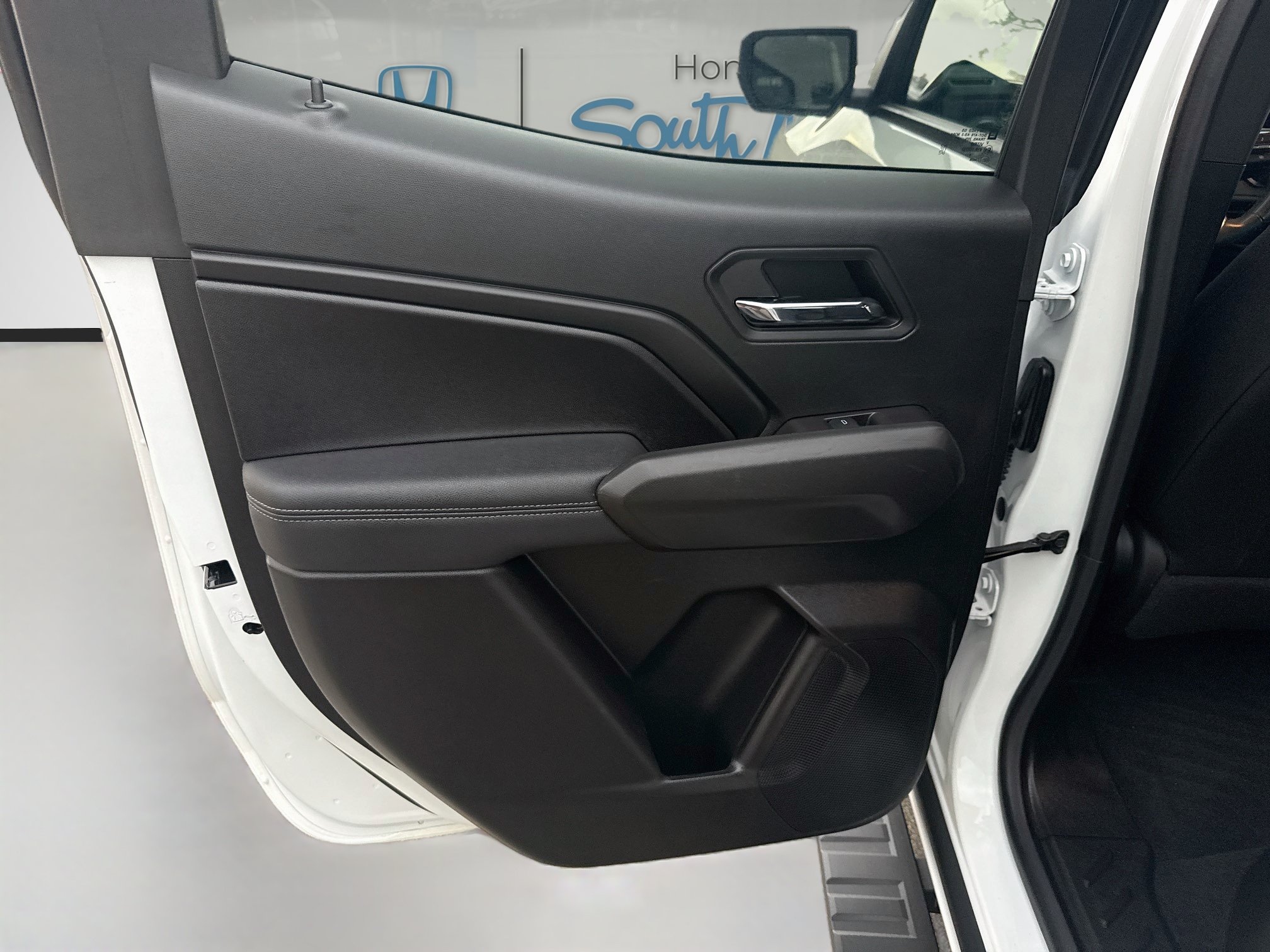 Used 2024 Chevrolet Colorado LT w/ LT Convenience Package RWD image 26