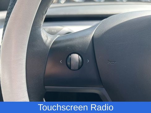 Used 2022 Tesla Model 3 image 11