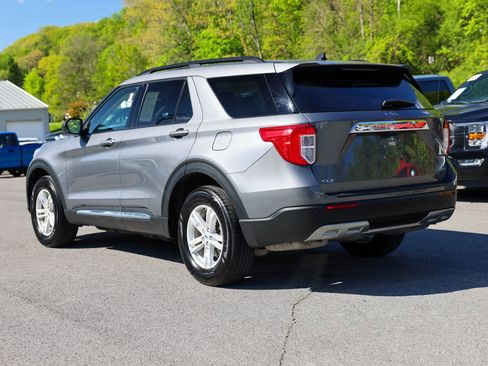 Certified 2023 Ford Explorer XLT w/ Equipment Group 202A AWD/4WD image 4