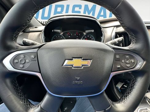 Used 2023 Chevrolet Traverse LT FWD image 20