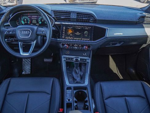 Certified 2025 Audi Q3 2.0T Premium Plus w/ Premium Plus Package image 23